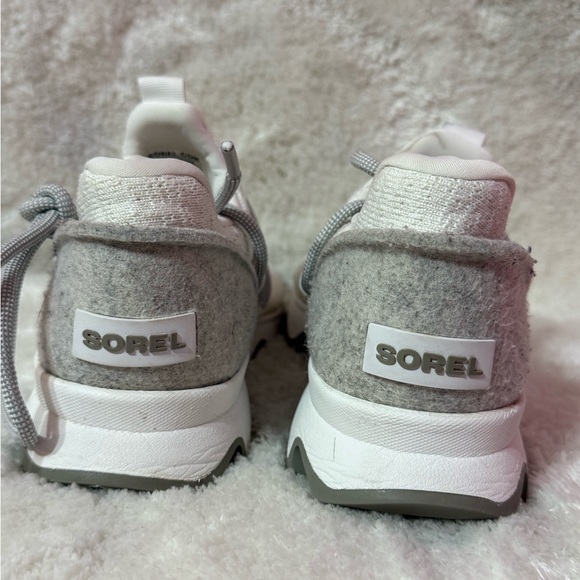 SOREL Women's Kinetic Lace Sneaker Size 7.5 White  Athletic Shoe Comfy - Picture 6 of 8